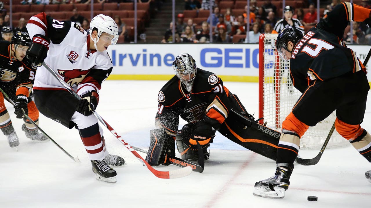 Coyotes waive Michalek, Dahlbeck as roster deadline nears